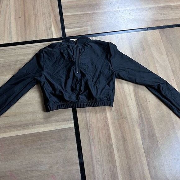 Champion Black Cropped Long Sleeve Athletic‎ Shirt Youth Medium - Picture 1 of 7